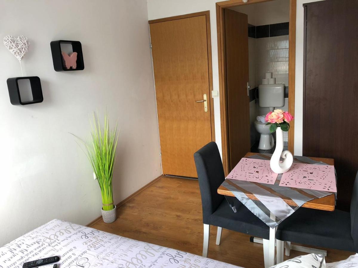 Rooms For Two With Private Bathroom Near Split Center Zewnętrze zdjęcie