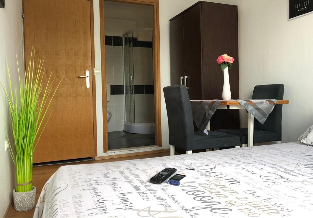 Rooms For Two With Private Bathroom Near Split Center Zewnętrze zdjęcie